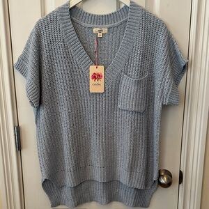 Entro Women's Gray V-Neck Sweater